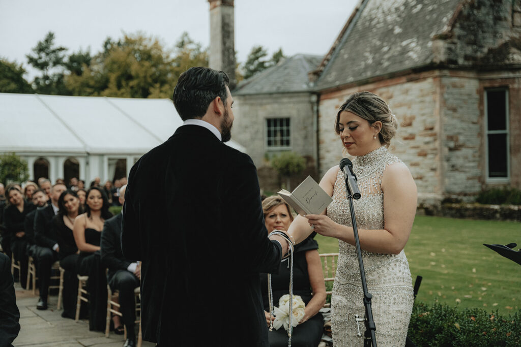 bride reading her vows