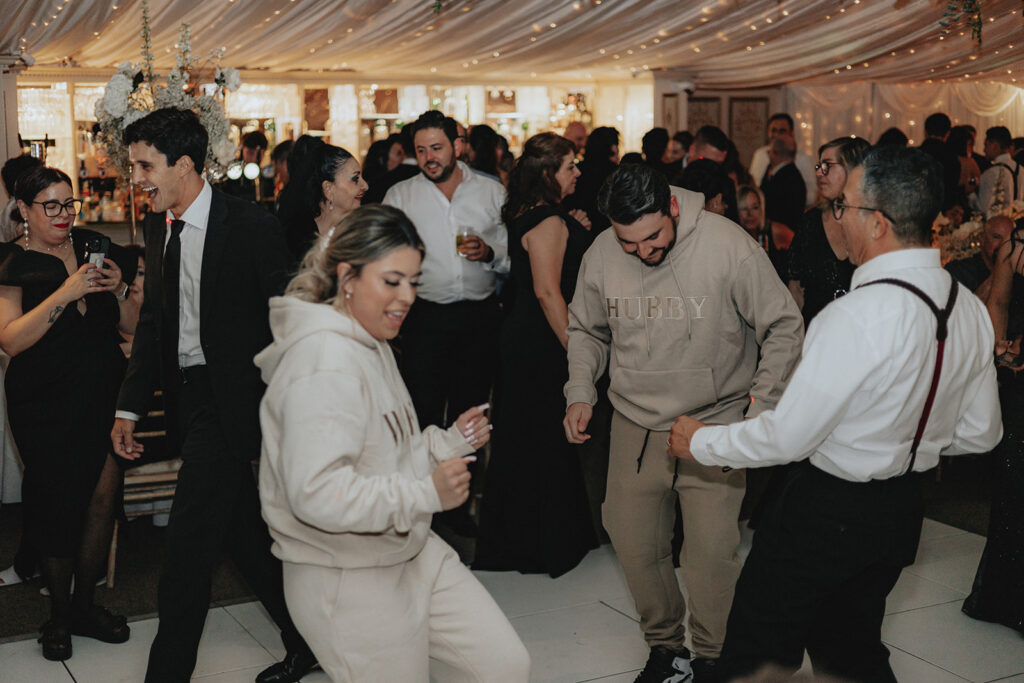 newlyweds dancing 