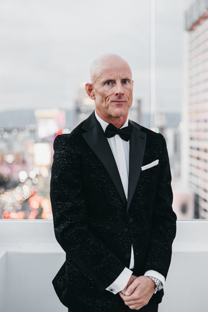 stunning picture of the groom before the ceremony 